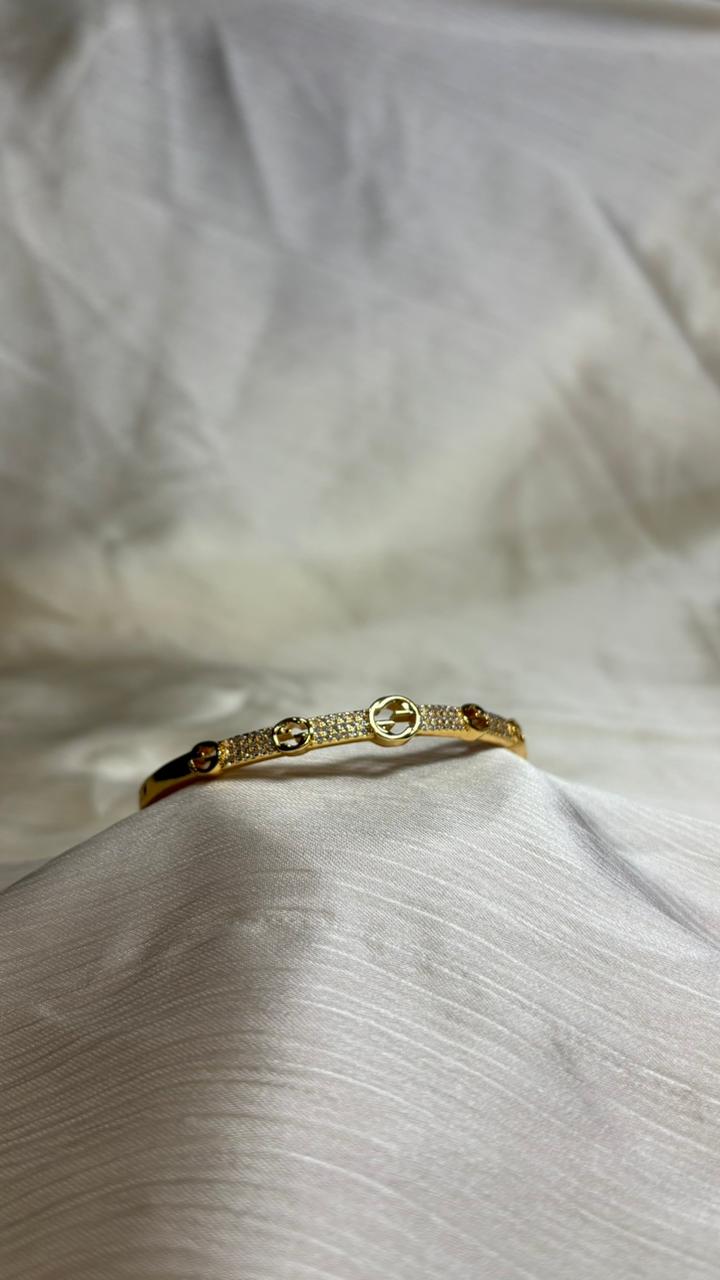 Elegant Gold Crystal Bracelet