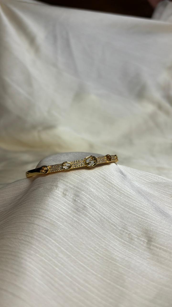 Elegant Gold Crystal Bracelet