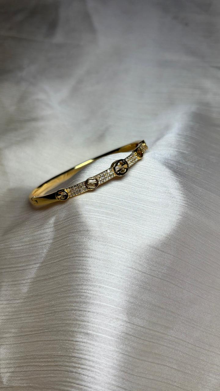 Elegant Gold Crystal Bracelet