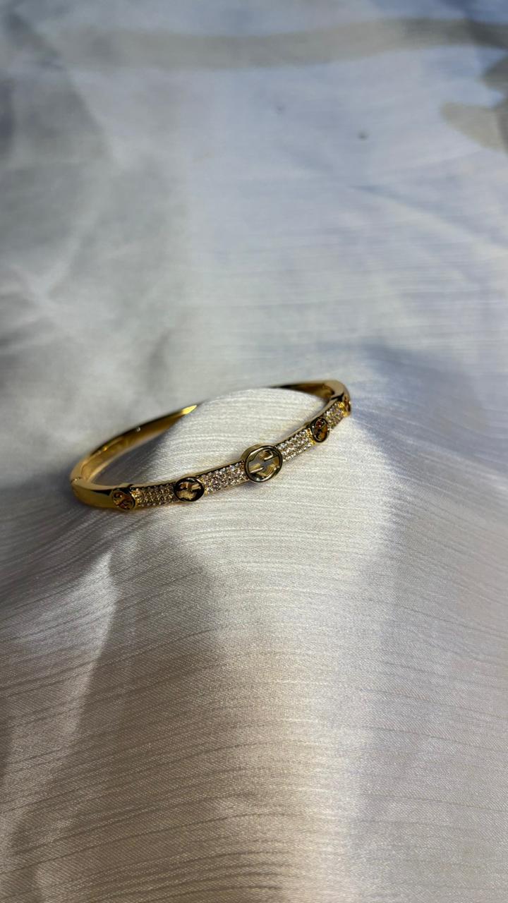 Elegant Gold Crystal Bracelet