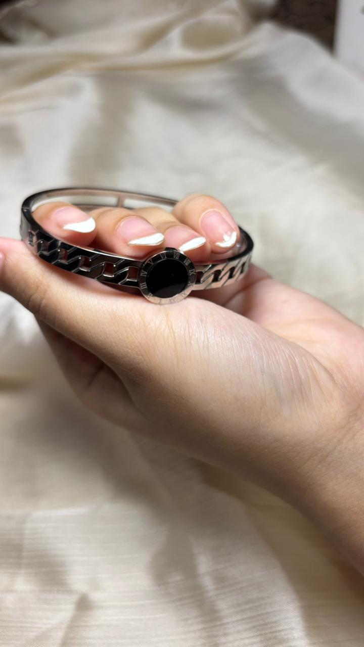 Stylish Silver Bracelet with Black Charm