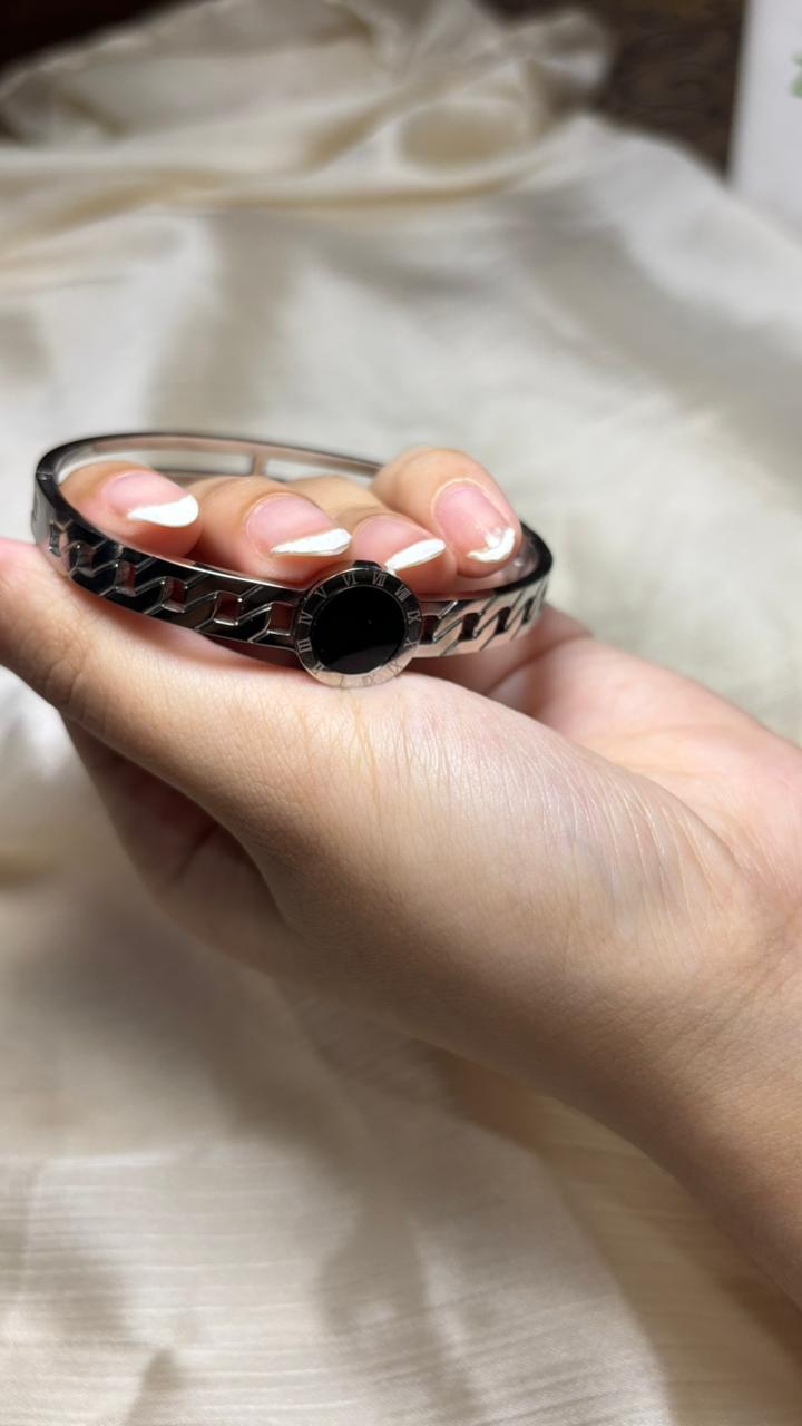 Stylish Silver Bracelet with Black Charm