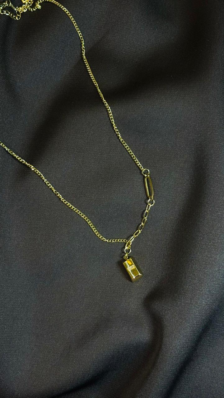 Elegant Gold Bar Pendant Necklace