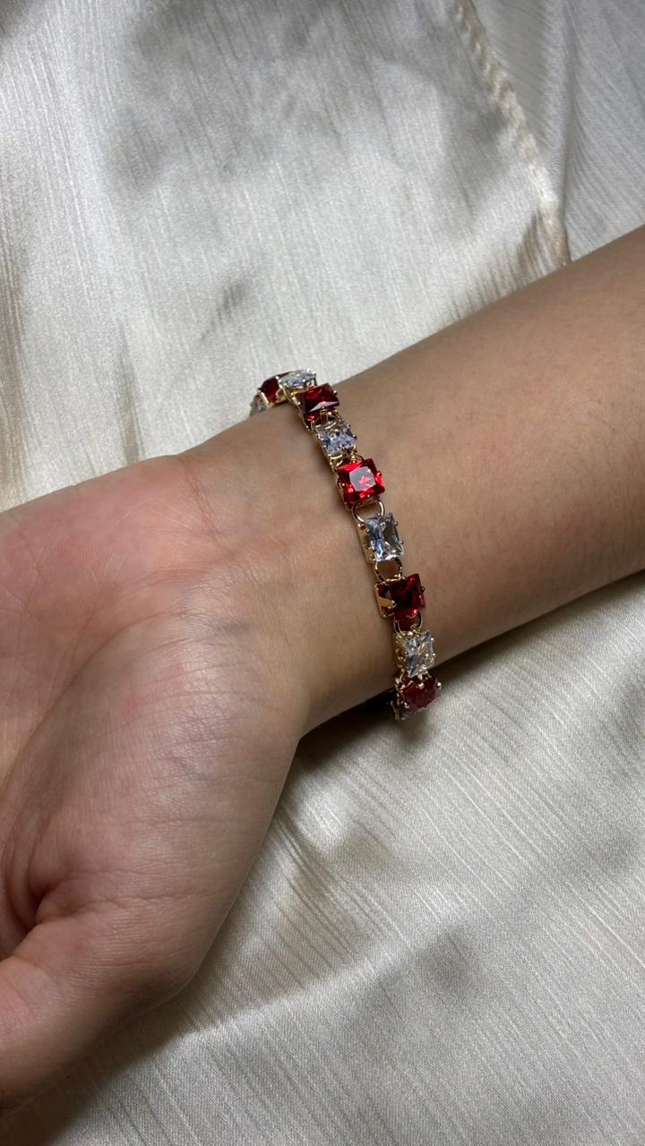 Classic Red & White Crystal Link Bracelet – Adjustable Chain