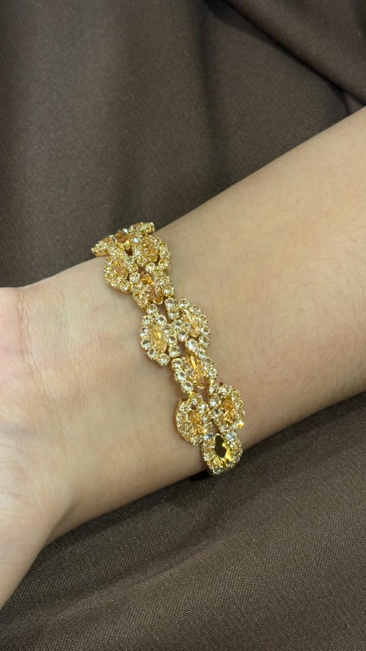 Luxury Gold-Plated Floral Bracelet – Statement Jewelry