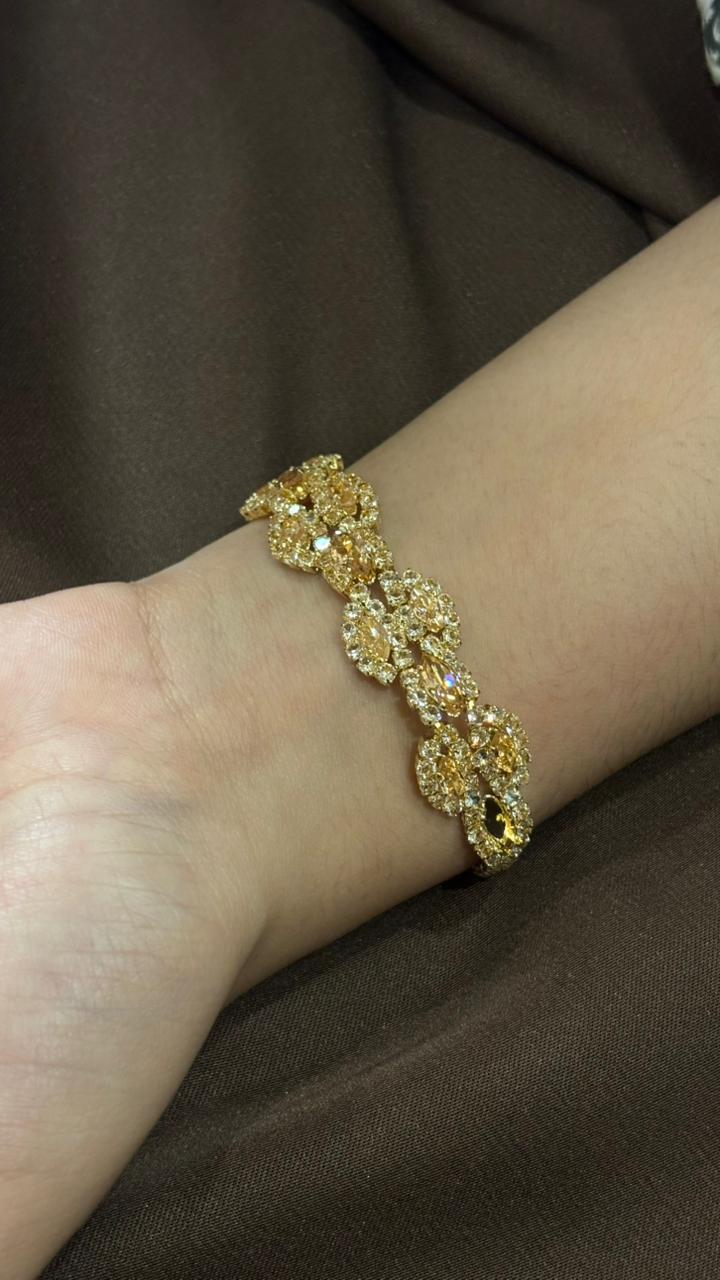 Luxury Gold-Plated Floral Bracelet – Statement Jewelry