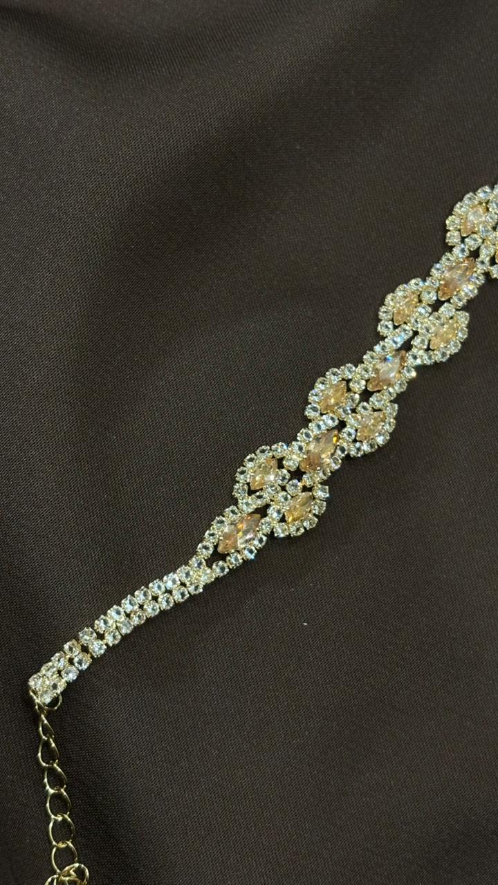 Luxury Gold-Plated Floral Bracelet – Statement Jewelry