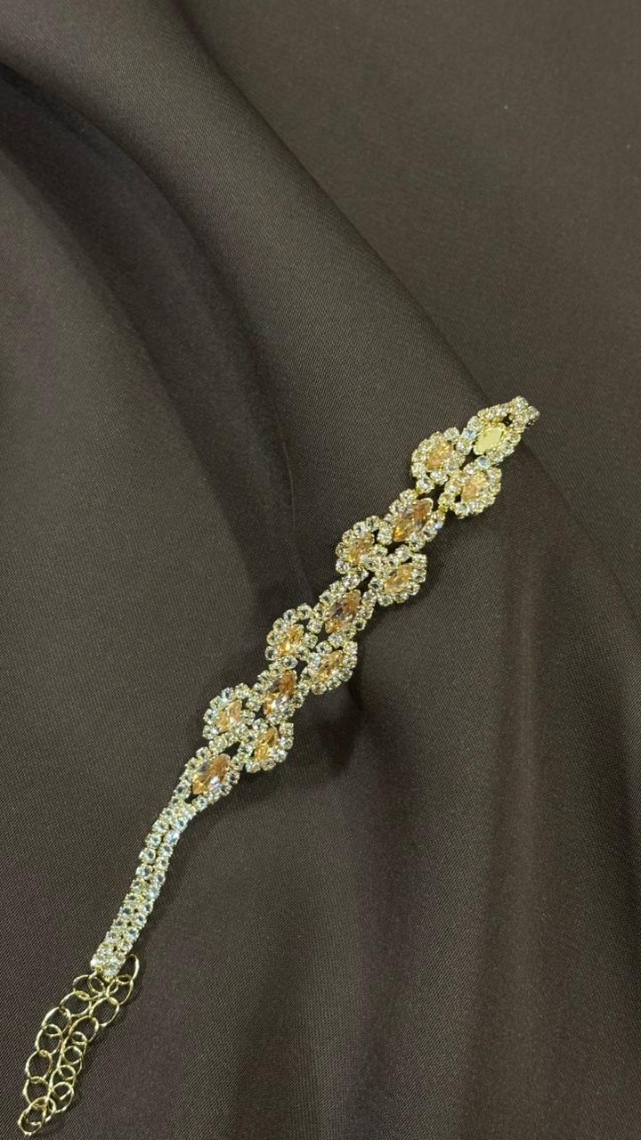 Luxury Gold-Plated Floral Bracelet – Statement Jewelry