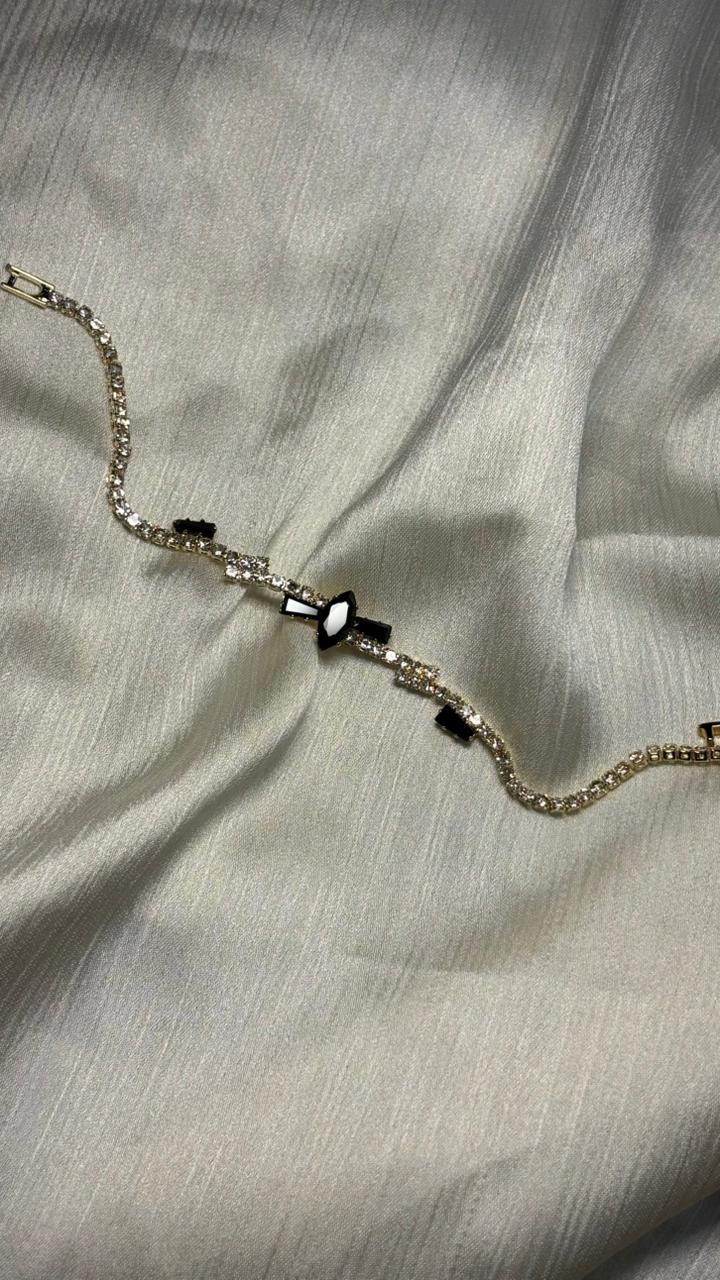 Designer Black & White Stone Bracelet – Trendy & Chic