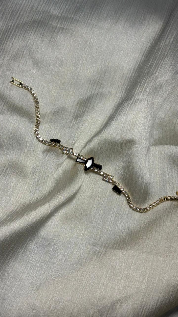 Designer Black & White Stone Bracelet – Trendy & Chic