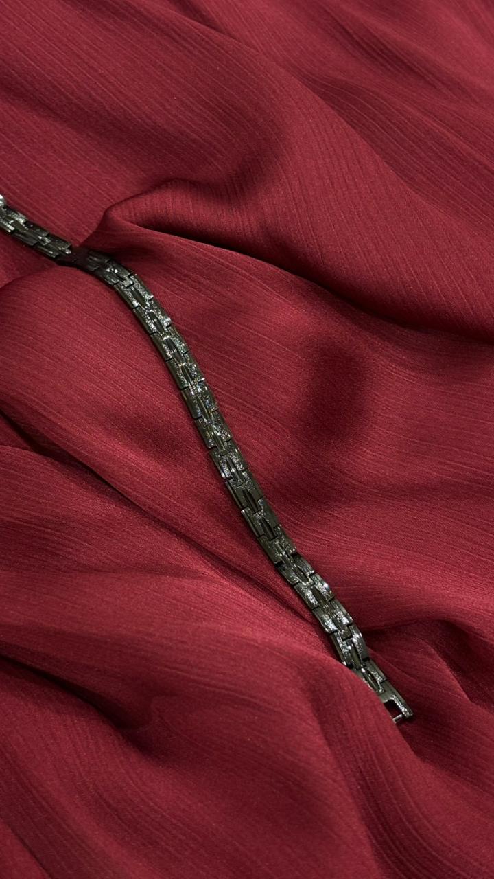 Elegant Black Crystal Bracelet – Sleek & Modern Design