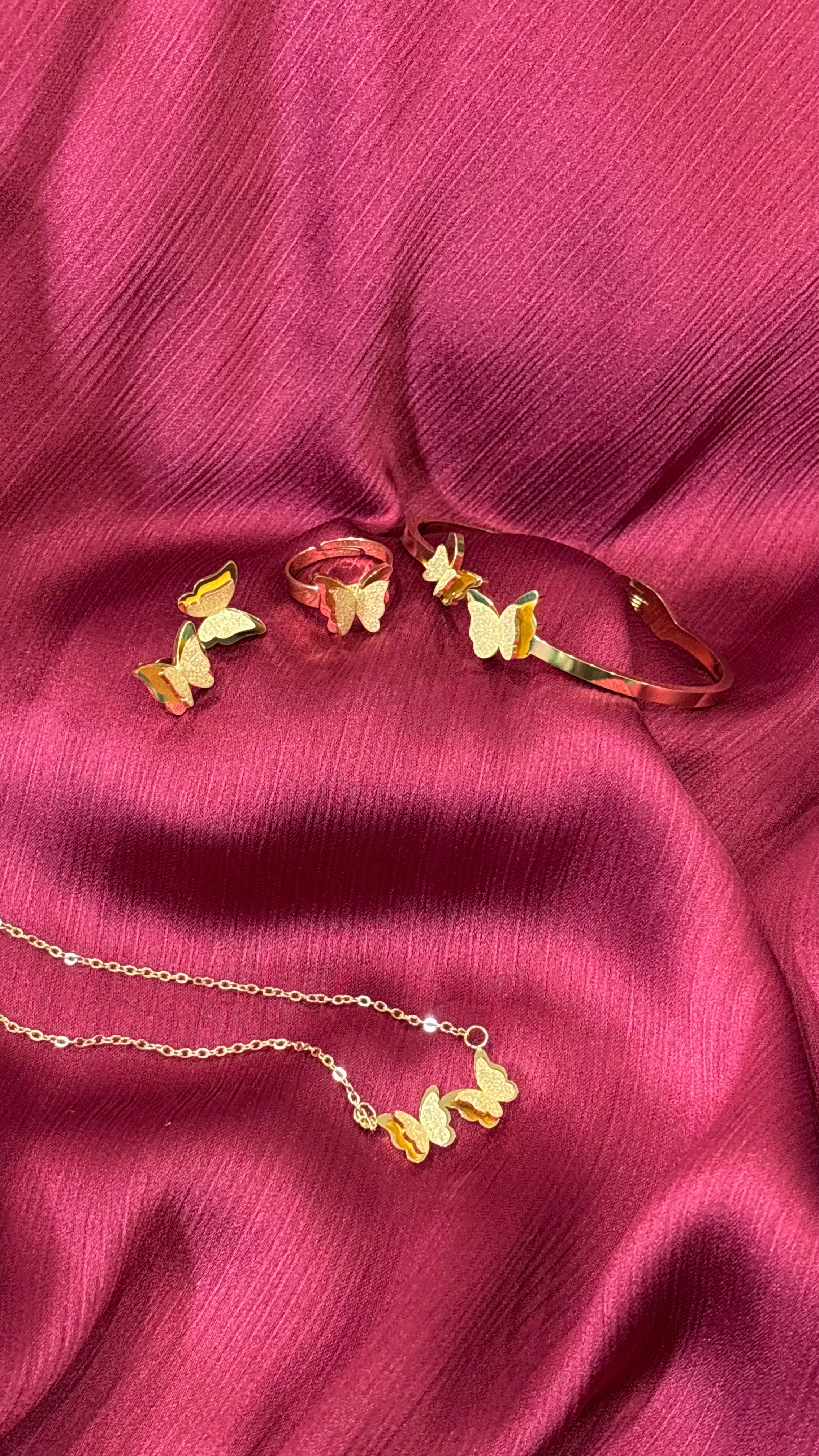 Elegant Butterfly Charm Jewelry Set – Bracelet, Necklace & Ring