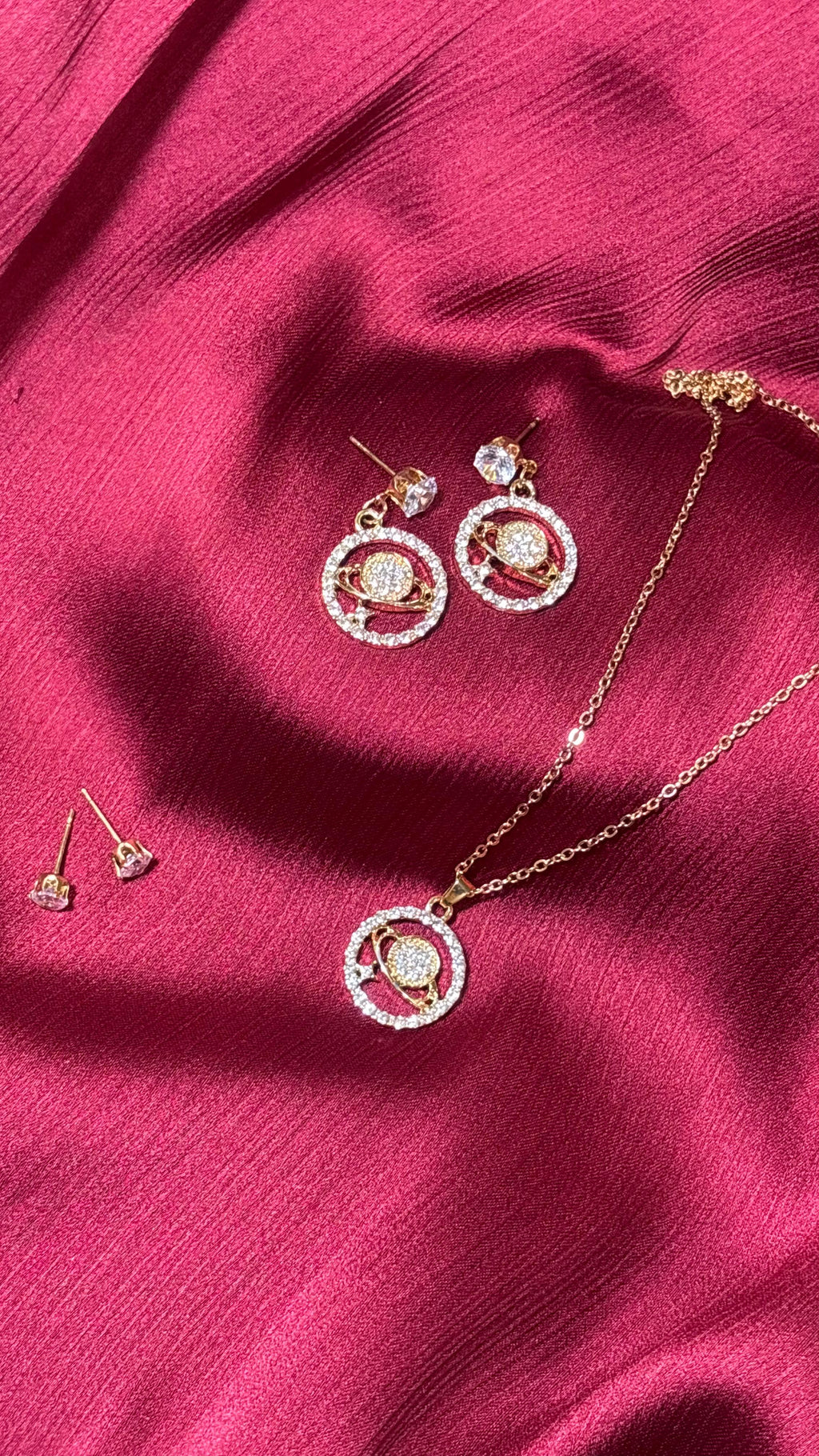 Celestial Planet-Inspired Jewelry Set – Earrings & Pendant Necklace