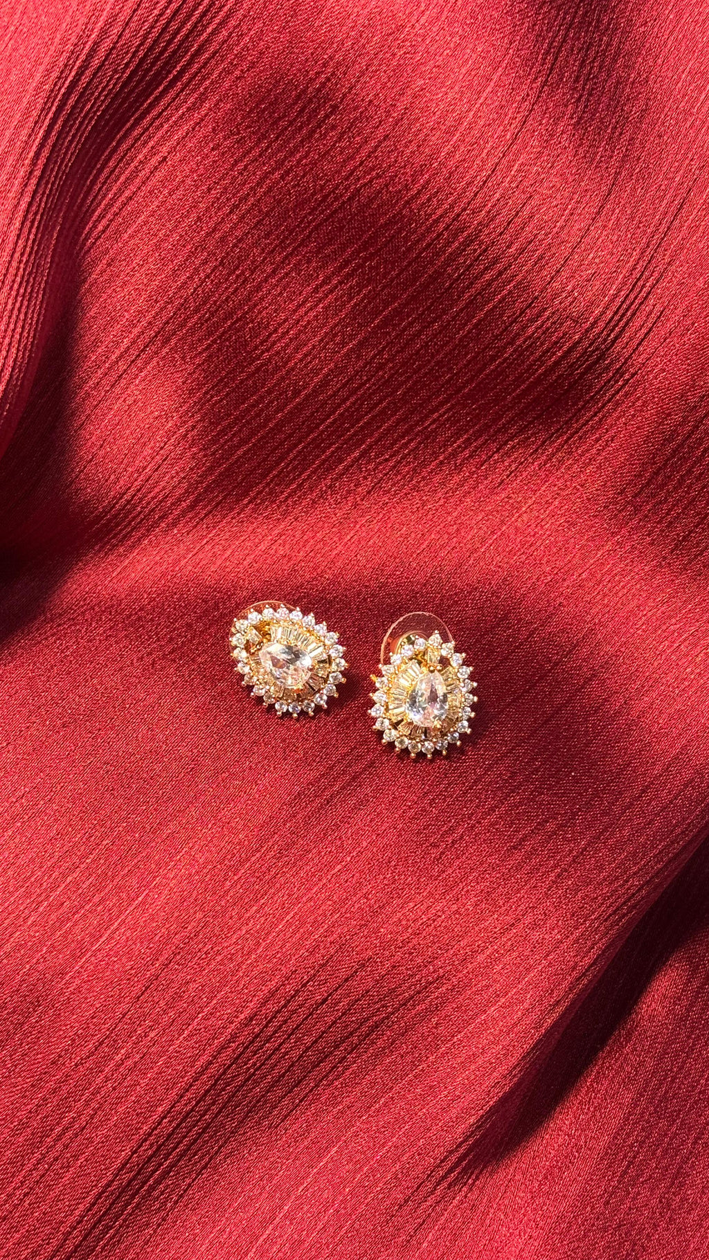 Luxury Crystal Stud Earrings – Teardrop Design