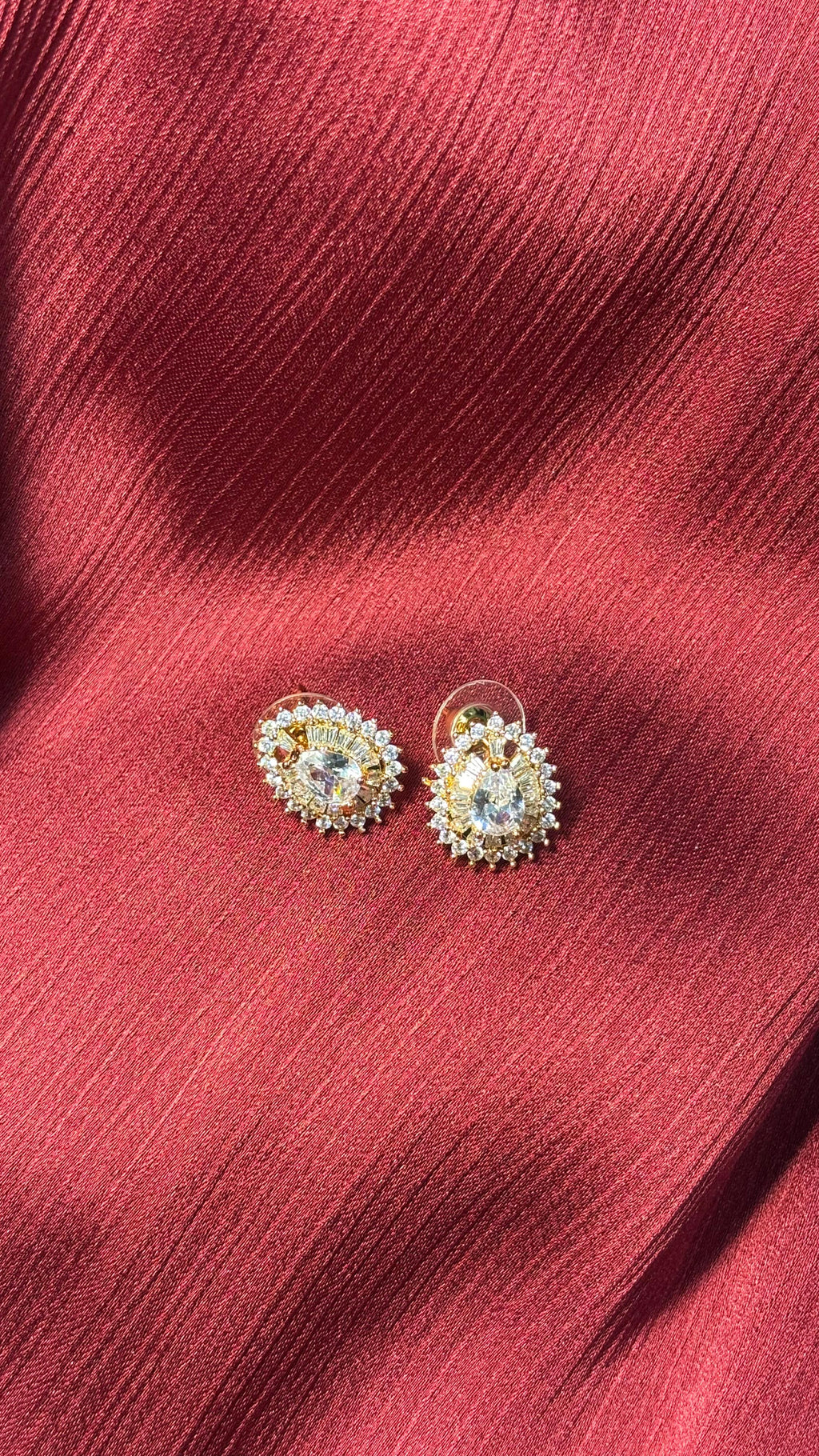 Luxury Crystal Stud Earrings – Teardrop Design
